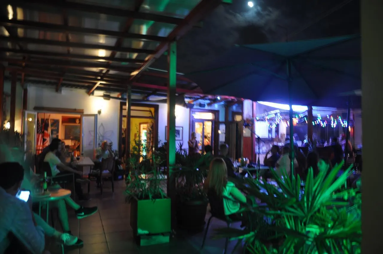 Riva Hostel بولا