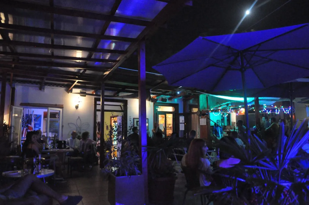 Riva Hostel بولا